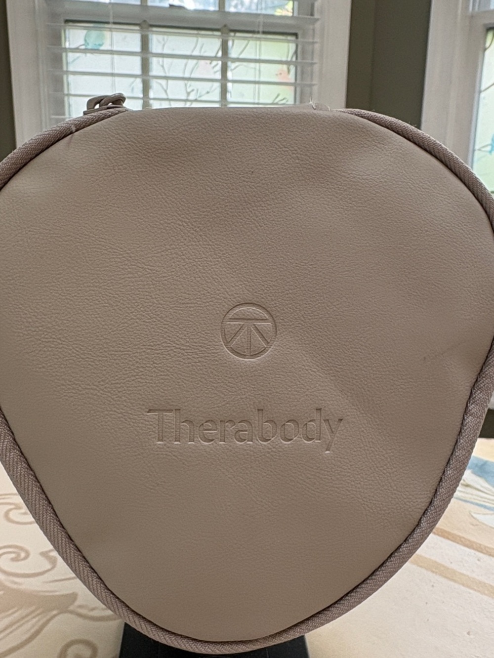 Therabody United Beige Unisex Toiletry Carry Case